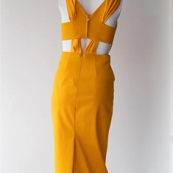 CUSHNIE ET OCHS Marigold Yellow Sheath Dress Size 6 NWOT Stuning Statement Piece - Picture 2 of 3